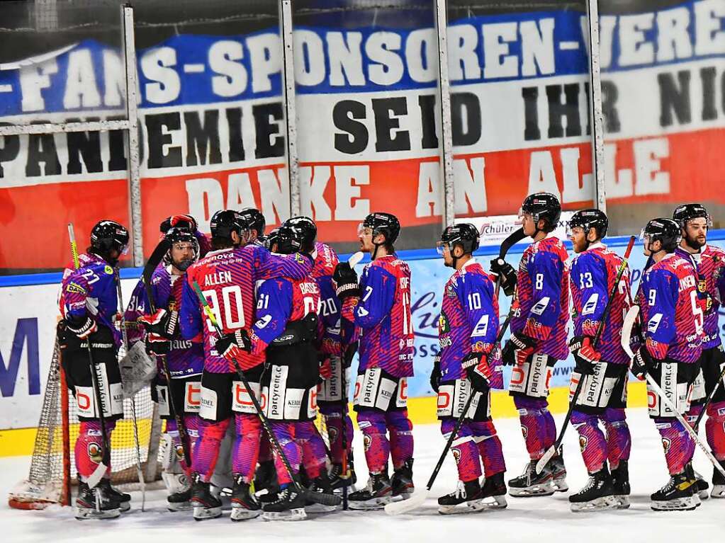 Der EHC Freiburg hat das entscheidende fnfte Duell der Halbfinalserie gegen die Bietigheim Steelers mit 2:4 verloren.