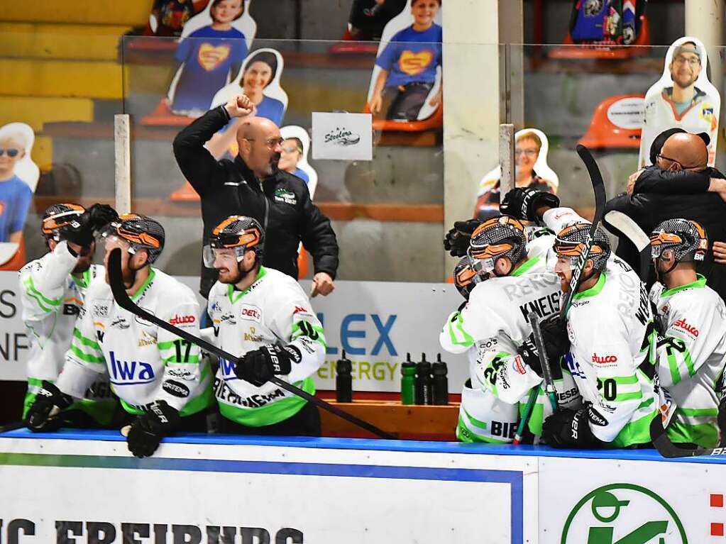 Der EHC Freiburg hat das entscheidende fnfte Duell der Halbfinalserie gegen die Bietigheim Steelers mit 2:4 verloren.