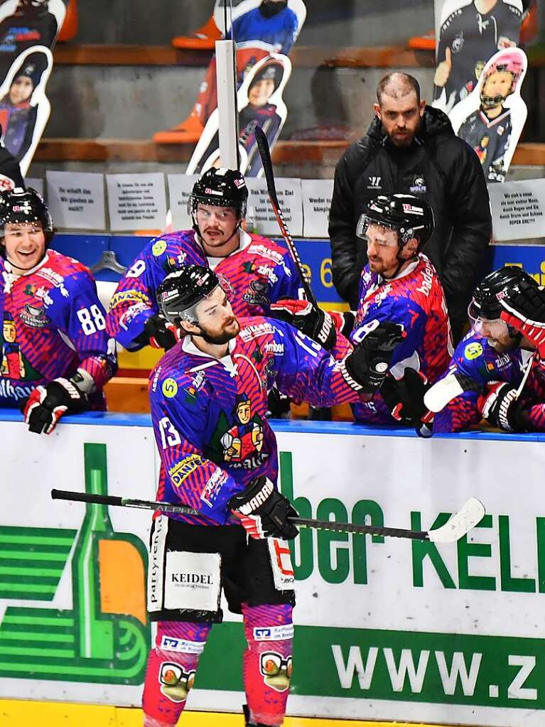 Der EHC Freiburg hat das entscheidende fnfte Duell der Halbfinalserie gegen die Bietigheim Steelers mit 2:4 verloren.