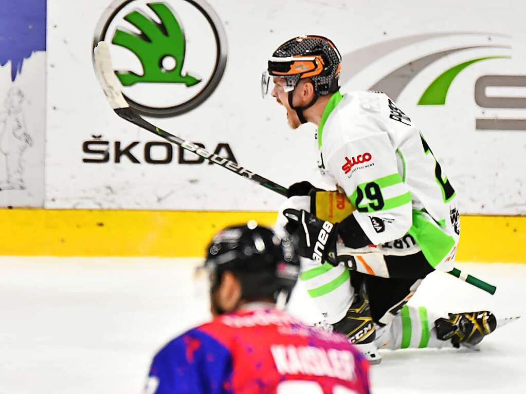 Der EHC Freiburg hat das entscheidende fnfte Duell der Halbfinalserie gegen die Bietigheim Steelers mit 2:4 verloren.