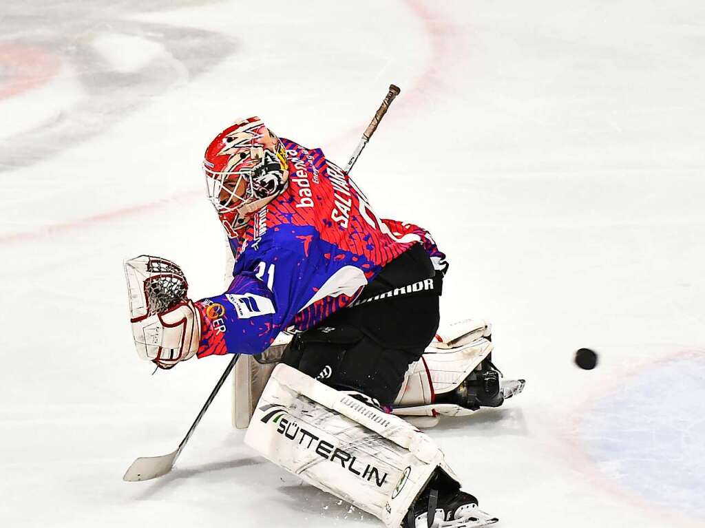 Der EHC Freiburg hat das entscheidende fnfte Duell der Halbfinalserie gegen die Bietigheim Steelers mit 2:4 verloren.