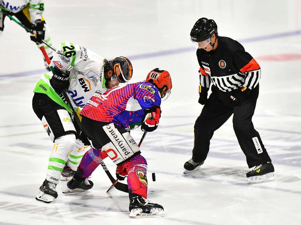 Der EHC Freiburg hat das entscheidende fnfte Duell der Halbfinalserie gegen die Bietigheim Steelers mit 2:4 verloren.