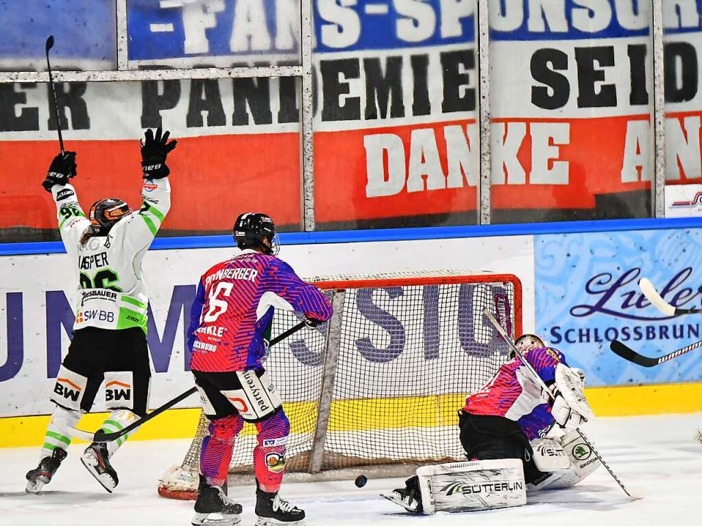 Der EHC Freiburg hat das entscheidende fnfte Duell der Halbfinalserie gegen die Bietigheim Steelers mit 2:4 verloren.