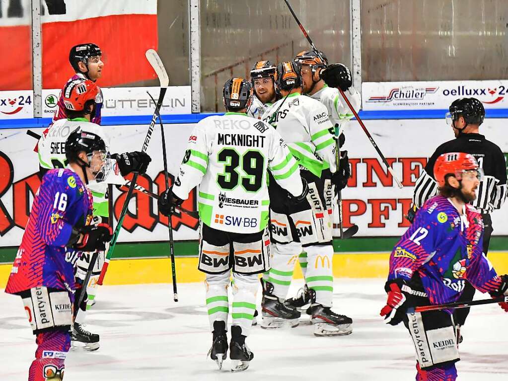 Der EHC Freiburg hat das entscheidende fnfte Duell der Halbfinalserie gegen die Bietigheim Steelers mit 2:4 verloren.