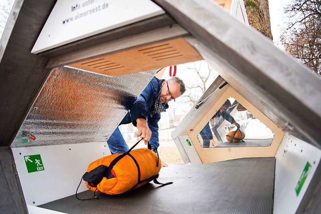 Das Ulmer Nest ist ein Erfrierungssc...en, um sich vor der Klte zu schtzen.  | Foto: Tom Weller (dpa)