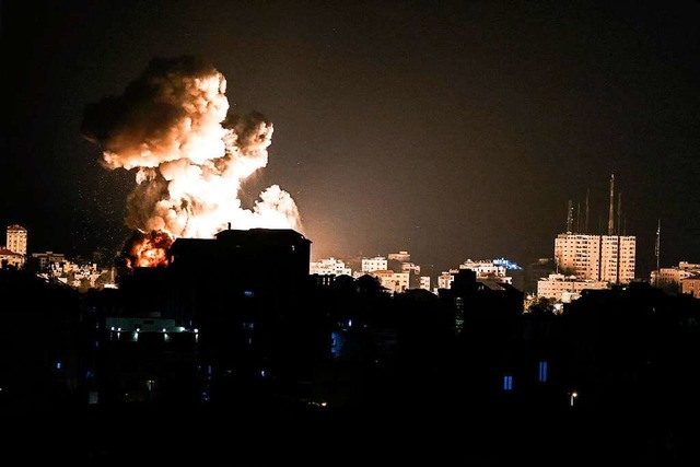 Feuer im Gazastreifen nach Luftangriffen aus Israel  | Foto: MAHMUD HAMS (AFP)