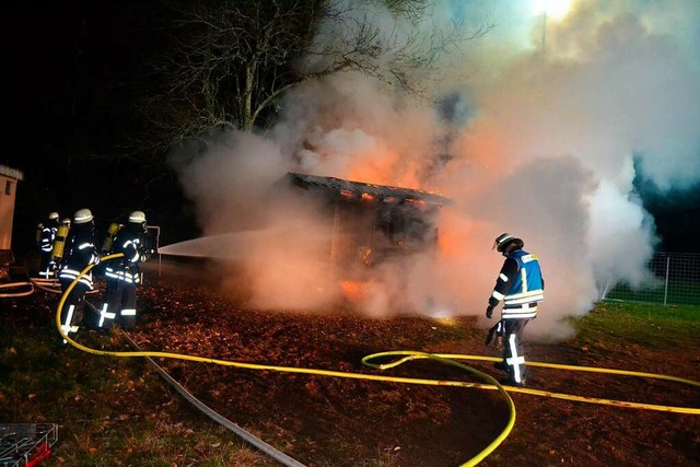 Der als Jugendraum genutzte Bauwagen war vergangenen November ausgebrannt.  | Foto: Liane Schilling