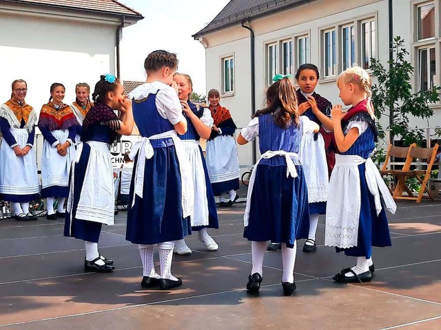 Volkstanz macht den Mdchen sichtlich ...e hier beim Dorffest 2019 in Hofweier.  | Foto: Privat