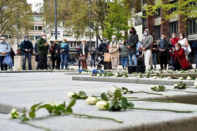 360 Rosen fr die Freiburger Opfer des Holocaust – und ein Provokateur