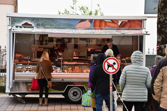 Am Zumkeller-Stand bildet sich mittwoc...ig die lngste Schlange auf dem Markt.  | Foto: Nicolai Kapitz