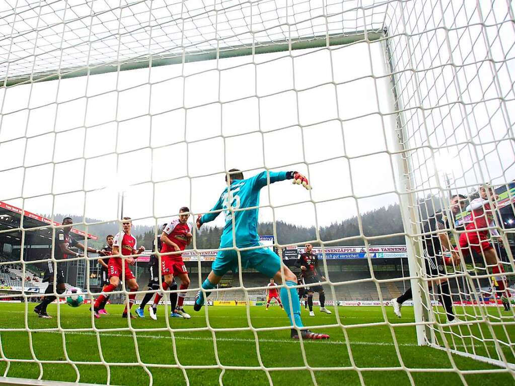 Bayern Keeper Nbel war chancenlos.