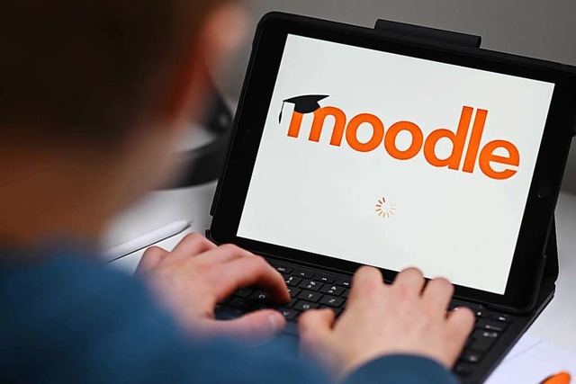 Fr die digitale Lernplattform Moodle ... zentrale Plattform geschaffen werden.  | Foto: Uli Deck (dpa)