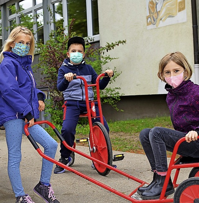 Roller, Kutsche und Fahrrad stehen bei den Kindern hoch im Kurs.  | Foto: textdirekt