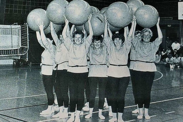Eine von Trudel Schurrs  Frauengruppen (1986), sie steht vorne in der Mitte  | Foto: Ulrike Le Bras