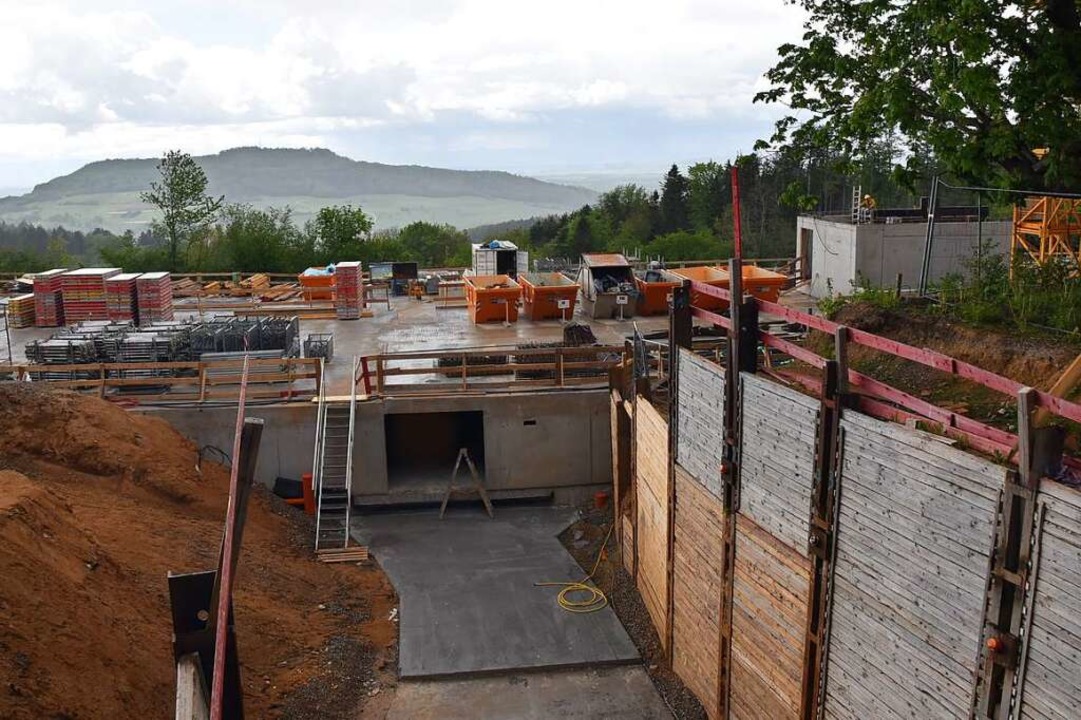 Die Garage soll mit dem Haupthaus durch einen Stollen verbunden werden.  | Foto: Sophia Hesser