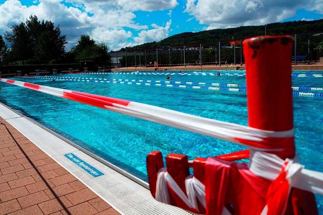 Auch in diesem Jahr gelten besondere Regeln im Lrracher Parkschwimmbad.  | Foto: Ciara Cesaro-Tadic