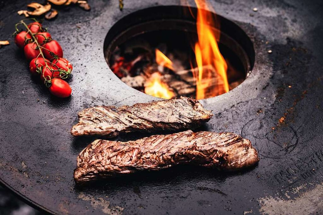 Am Samstag findet ein Grillkurs von Cowfunding statt.  | Foto: Oliver Quaas (dpa)