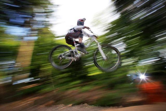 Junger Mountainbiker strzt am Lenzenberg und verletzt sich schwer