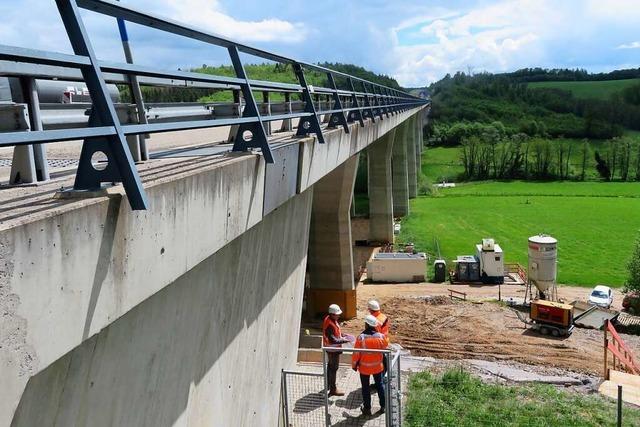 Die Autobahnbrcke ist in Richtung Rheinfelden wieder befahrbar