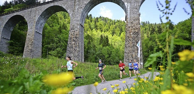 Abwrts zur Klettertour: Beim X-Trail-...ufer das Viadukt der Ravennaschlucht.   | Foto: Patrick Seeger