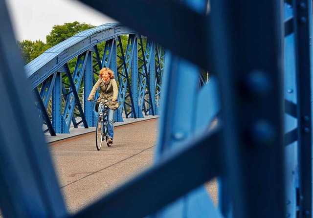 ber die Wiwili-Brcke zu radeln, ist ein Stck Freiburger Lebensqualitt.  | Foto: Michael Bamberger