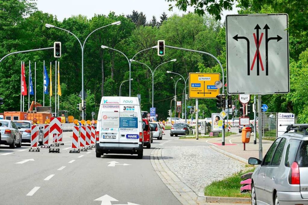 Die Erfahrung mit Baustellen an der Kr...rkehrsbehinderungen sorgt. Symbolbild.  | Foto: Ingo Schneider