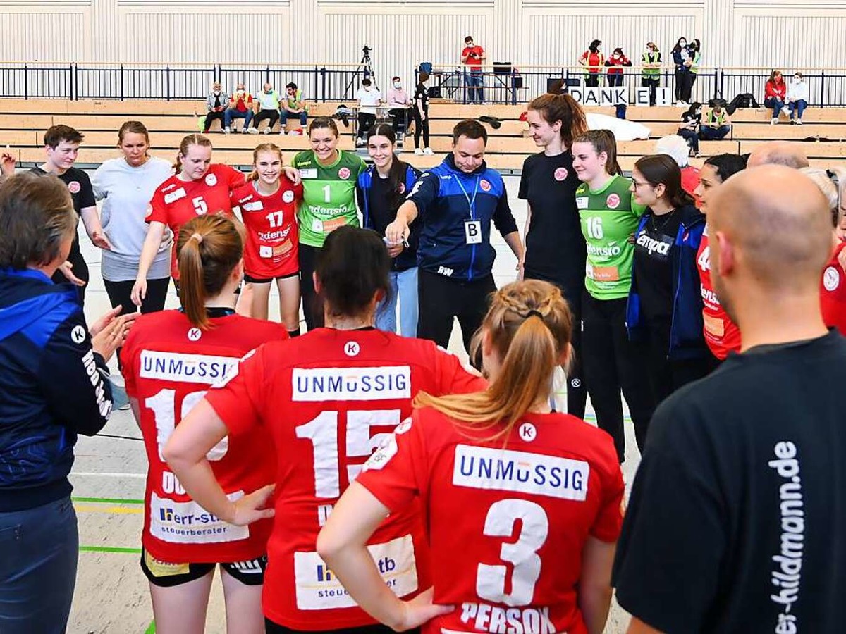 Impressionen rund um das letzte Saisonspiel der Handball-Frauen aus Freiburg in der zweiten Bundesliga. Der HSV Solingen-Grfrath gewann beim Tabellenletzten in der Gerhard-Graf-Sporthalle mit 35:27.