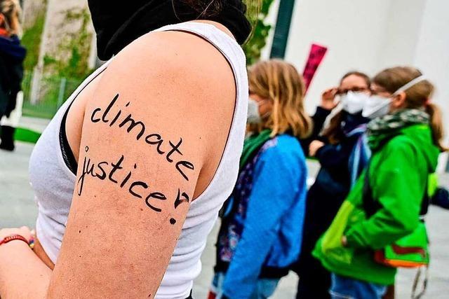 Rund 1500 Menschen demonstrieren in Basel fr das Klima – und mehr