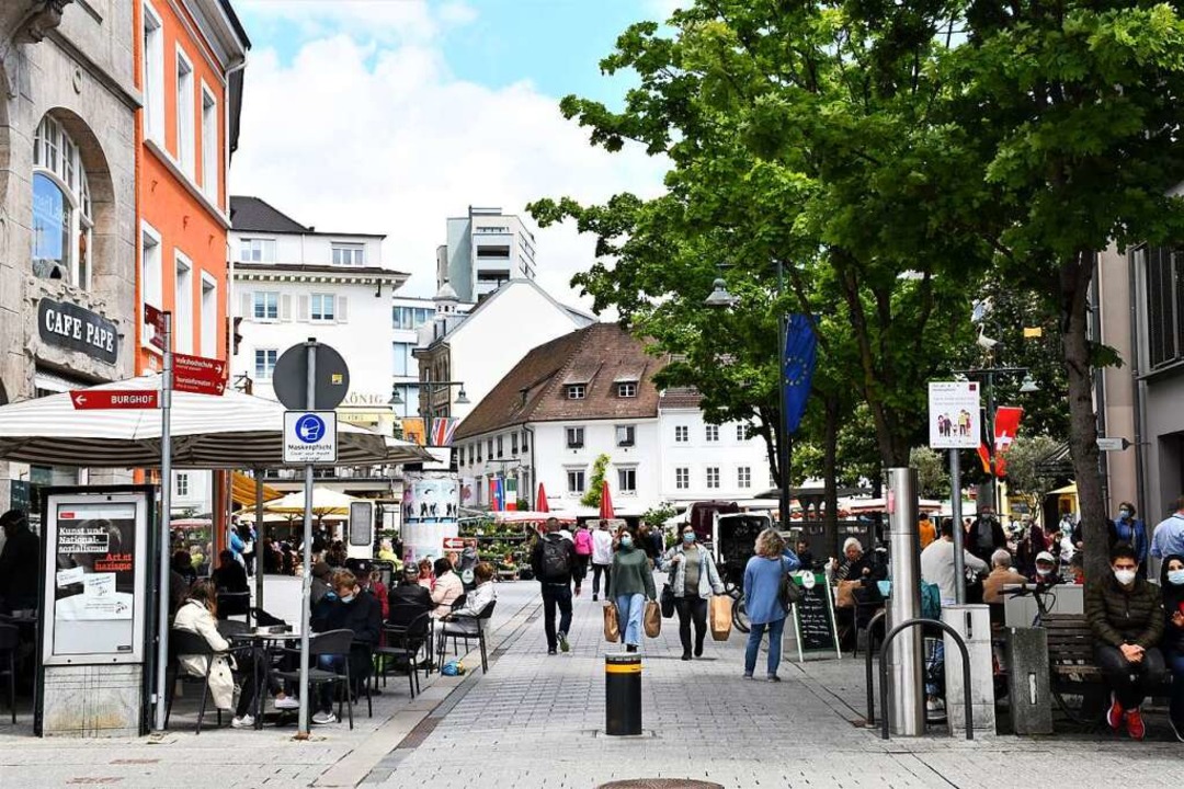 In der Lrracher Innenstadt herrschte am Samstag reger Betrieb.  | Foto: Barbara Ruda