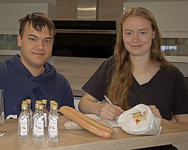 Svenja Maier und Aaron Schepperle hatten eine Packstation  | Foto: Petra Wunderle