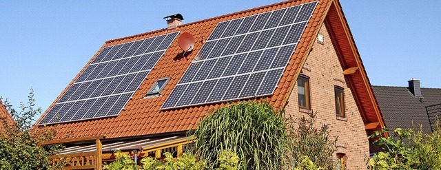 Energieberater berprfen aus das Solarpotential.  | Foto: fotolia.com/Otmar Smit