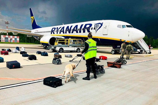Eine Ryanair-Maschine war gezwungen wo...  Blogger festgenommen werden konnte.   | Foto: - (AFP)