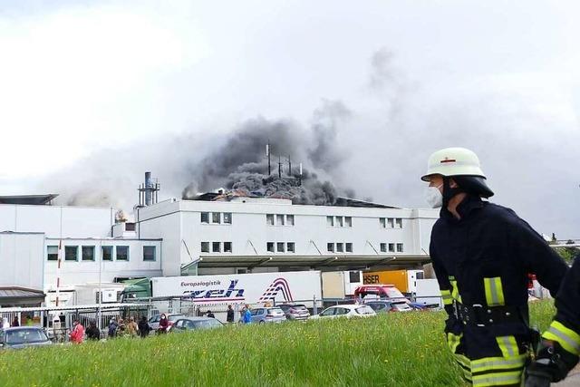 Fotos: Brand bei Lebensmittelbetrieb Adler in Bonndorf