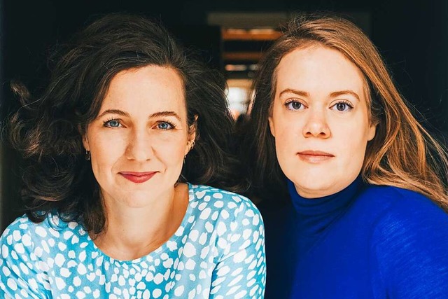 Die Autorinnen Henriette Kuhrt (links) und Sarah Paulsen  | Foto: Sebastian Krawczyk