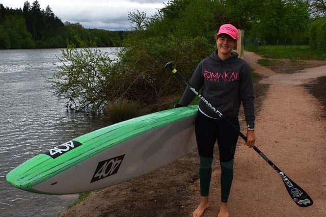 Der Rhein bei Brennet ist die Training...ke von Stand-Up-Paddlerin Tanja Ecker.  | Foto: Hrvoje Miloslavic