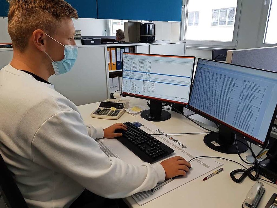 Der Auszubildende Julian H. bei seiner Arbeit  | Foto: Milot H.