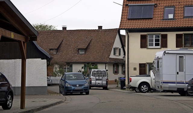 Hgelheims Straen sind oft zugeparkt, die Nachverdichtung gilt als Grund.  | Foto: Volker Mnch