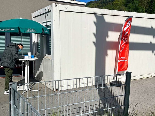 In dem Container am Bahnhof sind täglich Corona-Tests möglich. | Foto: Hans-Jürgen Hege In dem Container am Bahnhof sind täglich Corona-Tests möglich. | Foto: Hans-Jürgen Hege