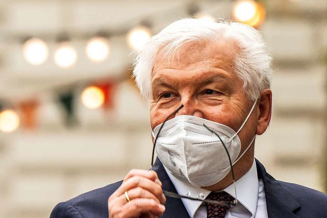 Die Festrede zum 175-jhrigen  Bestehe...vor dem Oldenburger Staatstheater.      | Foto: Mohssen Assanimoghaddam (dpa)
