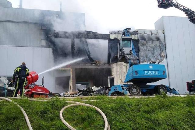 Ein Lschroboter untersttzte die Wehr beim Grobrand in Bonndorf