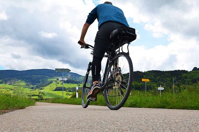 Fahrrad fahren geht berall &#8211; au...eg zwischen Oberried und Kirchzarten.   | Foto: Kathrin Blum