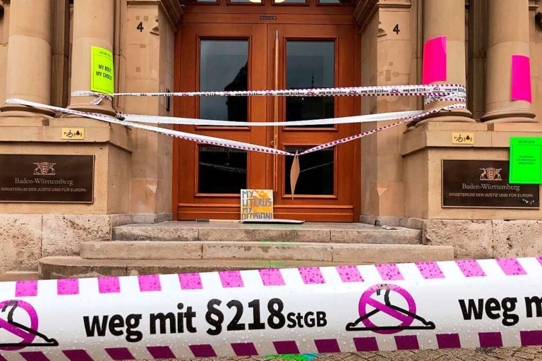 Längst überholt? Vor 150 Jahren wurde Paragraf 218 eingeführt ...