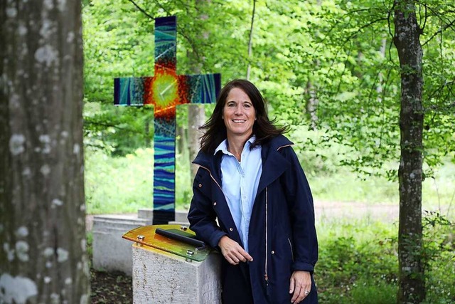 Manuela Spengler hatte im Bestattungsw...zell ihre Premiere als Trauerrednerin.  | Foto: Christoph Breithaupt