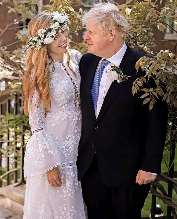 Offizielles Hochzeitsfoto des Paares.  | Foto: Rebecca Fulton, Downing Street (dpa)