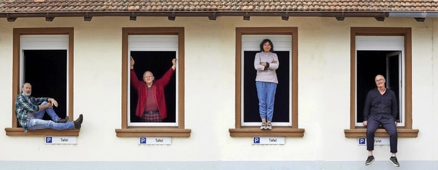 Sie zeigen in den Fenstern des Forum-P...Beege, Juliane Wende und Armin Krger.  | Foto: Wilfried Beege