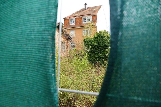 Blick auf die zum Abriss stehende Villa an der Schillerstrae 1  | Foto: Verena Pichler