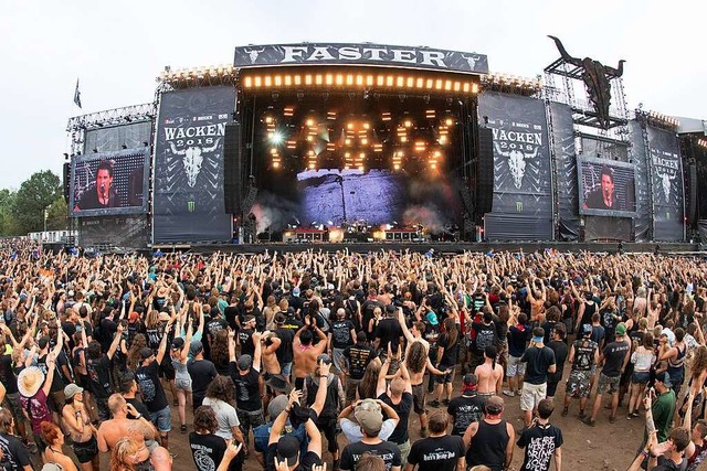 Dich gedrngte Heavy-Metal-Fans beim F...): Daraus wird dieses Jahr wieder nix.  | Foto: Daniel Reinhardt (dpa)