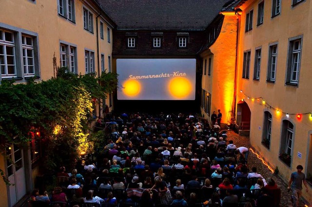 Kultig: Das Sommernachtskino im Schwarzen Kloster in Freiburg  | Foto: Markus Herb
