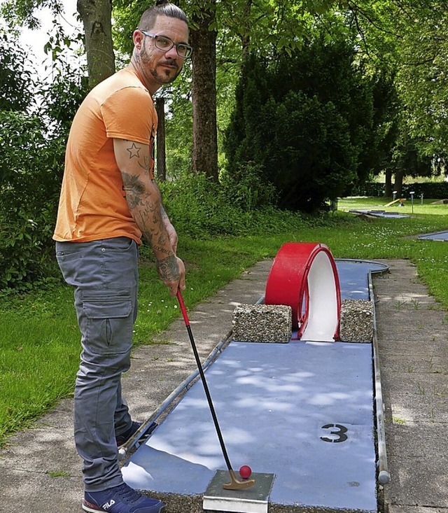 Michael Hcker ist der neue Pchter der Minigolfanlage Wehr.  | Foto: Michael Gottstein