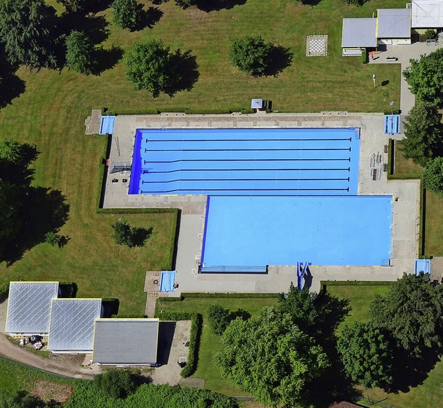 Am Samstag beginnt auch in Steinen die Freibad-Saison.  | Foto: Erich Meyer